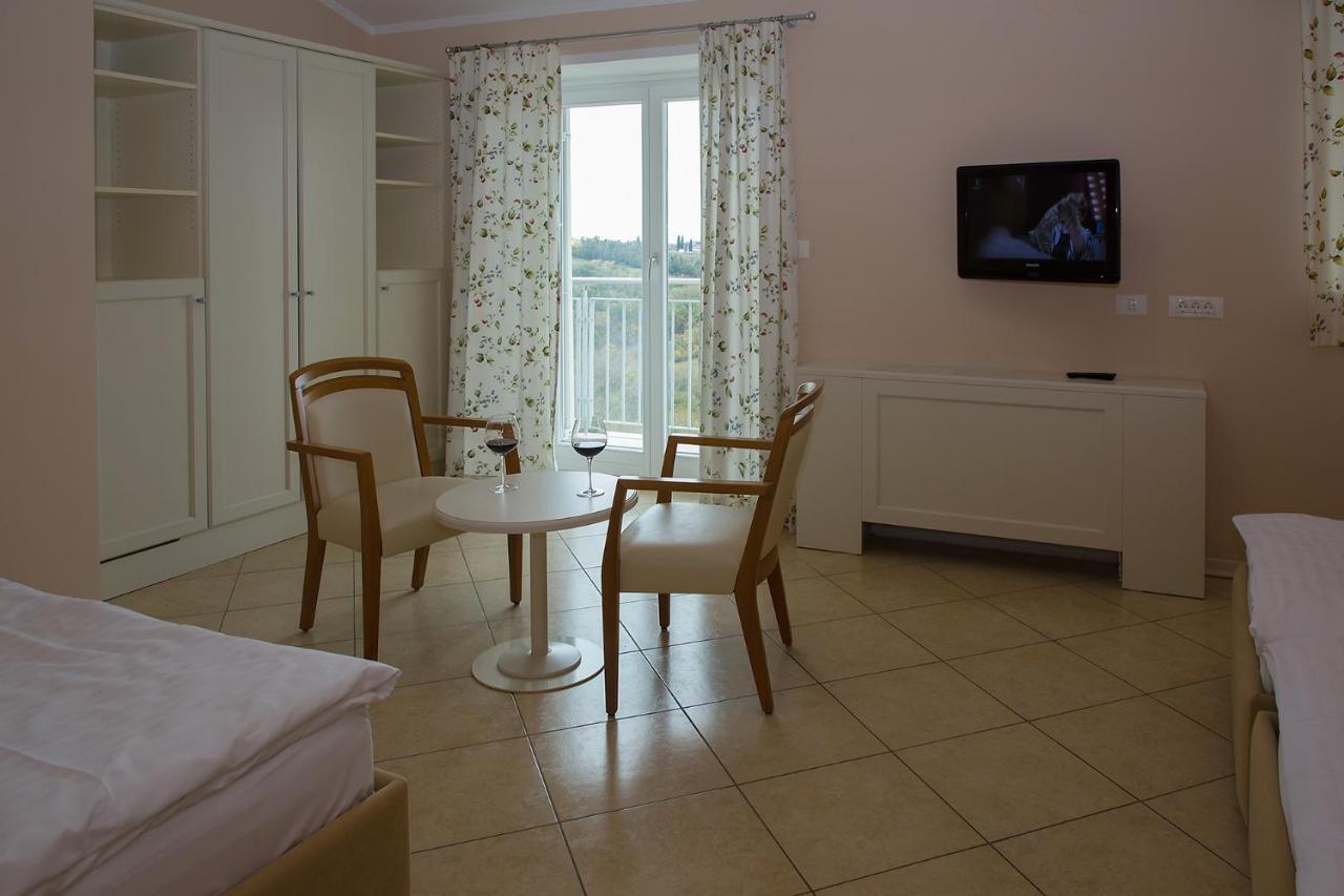 Hotel Kozana Доброво Экстерьер фото
