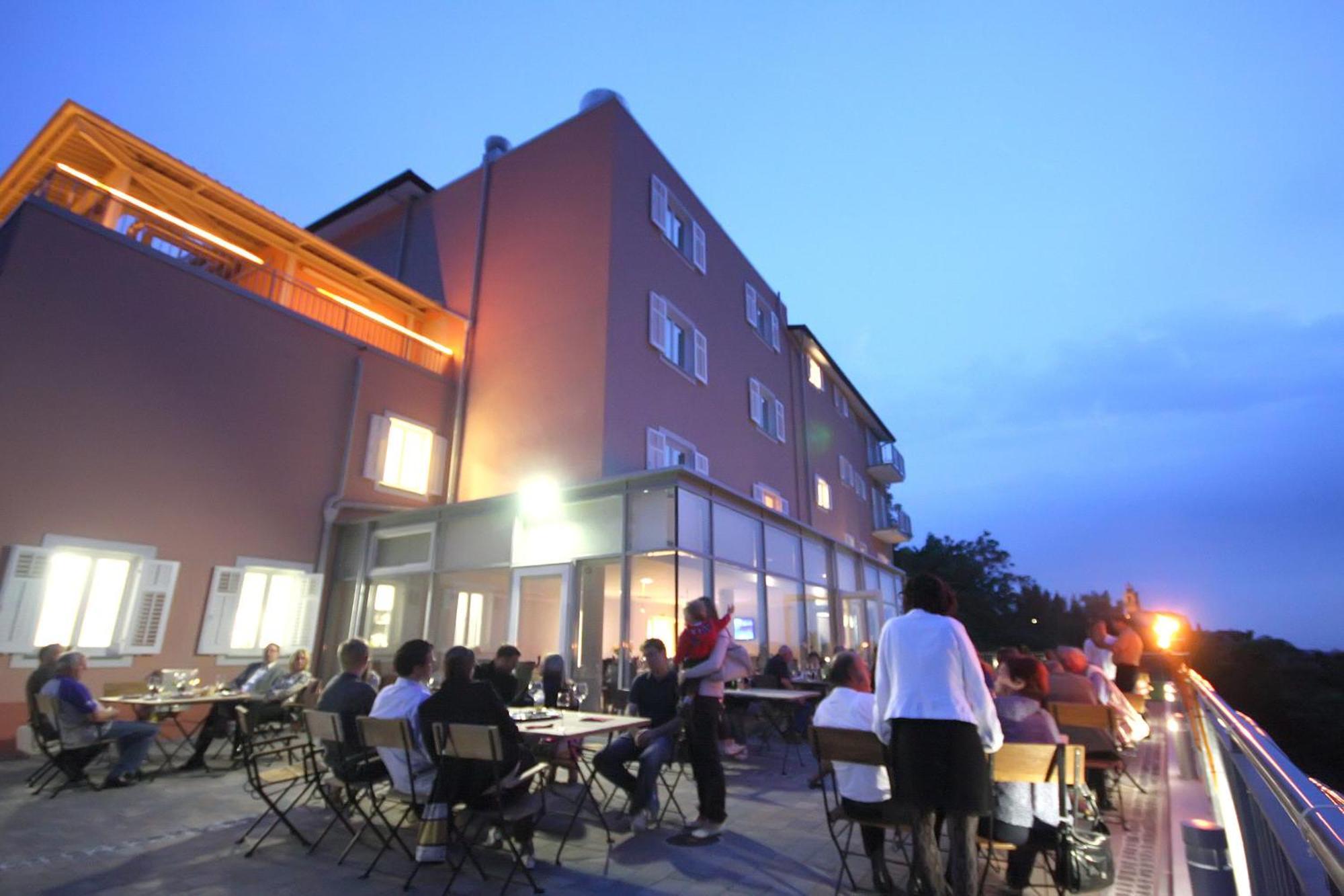 Hotel Kozana Доброво Экстерьер фото